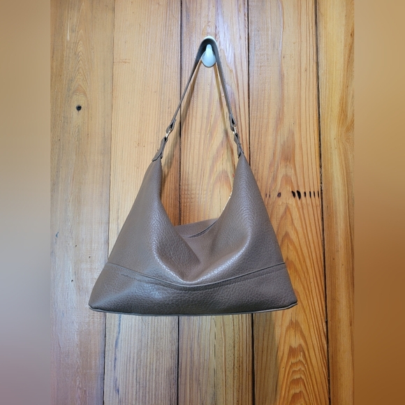 Isaac Mizrahi Brown Leather Shoulder Bag - Picture 3 of 11